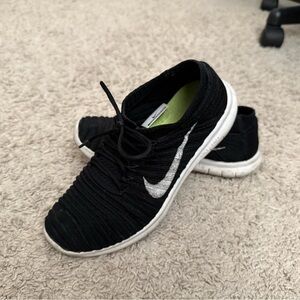 Nike Women's FlyKnits